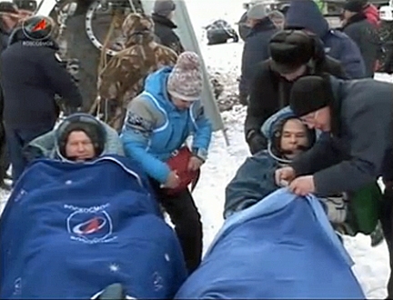 Soyuz Undocks dari Station, Lands Safely