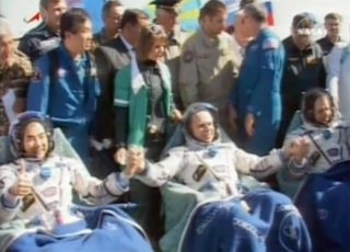 Sojuz sa odpojí od stanice, bezpečne pristane