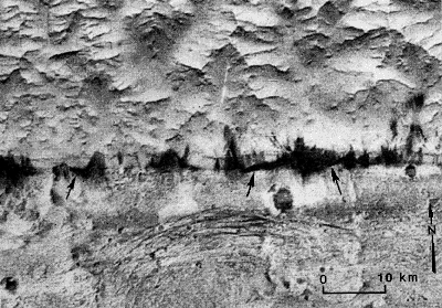 Canyons effondrés sur Mars