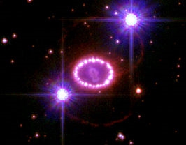 Supernova explodeert in een nevel