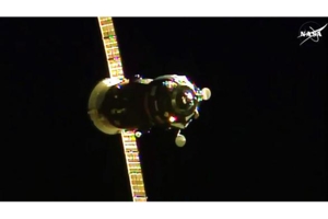 „Progress“ krovininis laivas sėkmingai pritvirtinamas prie ISS