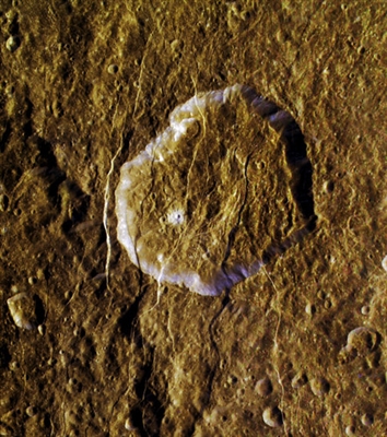 Čerstvý kráter na Rhea