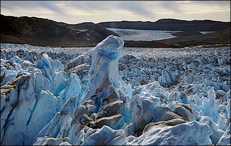 Satelitné monitory Nebezpečný ľadovec