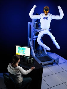 Robonauts gatavojas ISS misijai