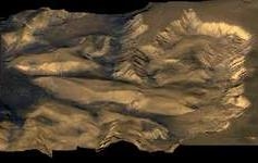 Улуци на Марс, които не са образувани от вода?