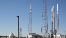 Katso SpaceX Käynnistä satelliitti ja laske raketti jo tänään!