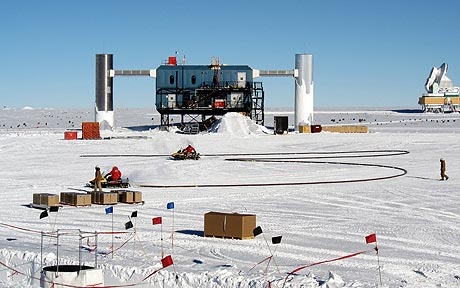 Telescopio debajo del hielo en la Antártida