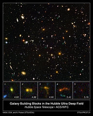 Hubble ősi galaktikus építőelemeket lát