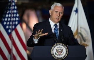 EUA lançarão ramo militar da Força Espacial em 2020, diz o vice-presidente Mike Pence