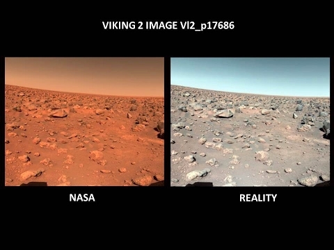 Sann färgbild av Mars