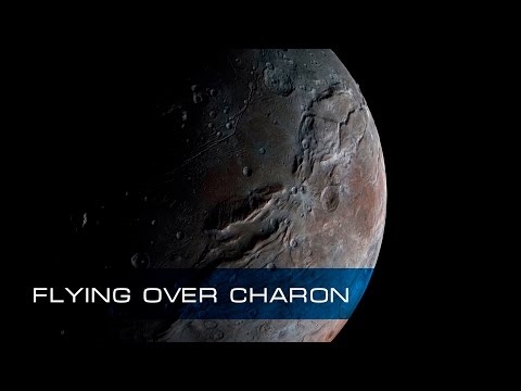 Зашеметяващи видеоклипове на Flyover от луните на Сатурн