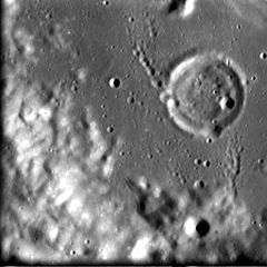 Kráter Hopmann od SMART-1