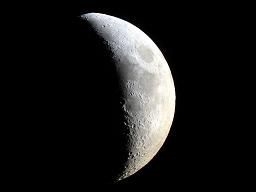 Luna Creciente Dione