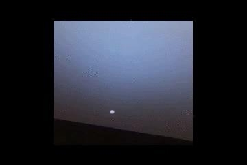 Gelegenheit beobachtet einen Sonnenuntergang auf dem Mars