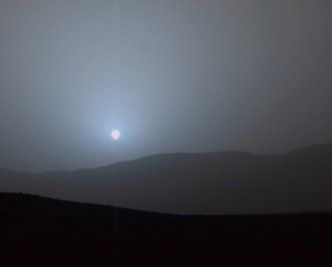 Oportunitatea urmărește un apus de soare pe Marte