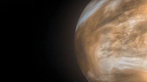 Yöpuolen ilmapiiri Venuksessa