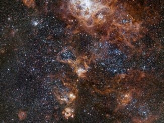 ESO снимает изображение туманности Тарантул