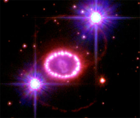 Astronom Melihat Bintang Sebelum Meledak