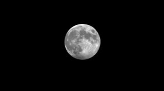 Penumbral Lunar Eclipse, április 24