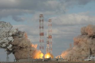 بروتون يطلق القمر الصناعي للاتصالات الروسية