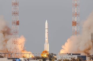 Proton startet russischen Kommunikationssatelliten