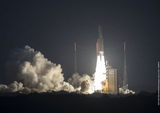 Ariane 5 uvádí dva satelity