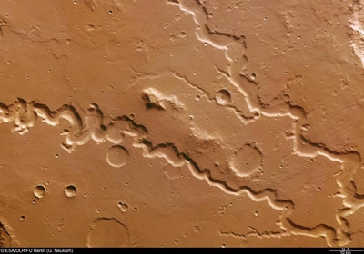 Nanedi Valles uz Marsa