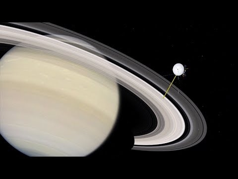 Enceladus over Saturns ringer
