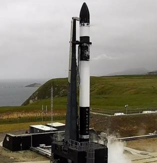 Rocket Akan Meluncurkan 50 Nanosatellites