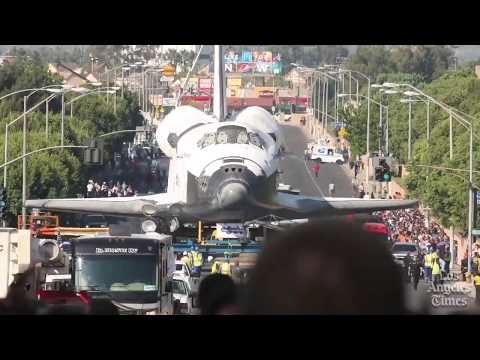 كيفية قيادة مكوك الفضاء انديفور أسفل شوارع لوس انجليس