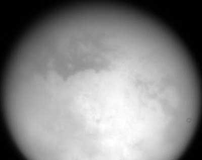 Cassini sobrevoa o misterioso titã novamente