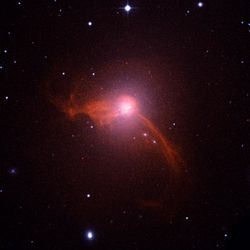 الثقب الأسود يوقف تكوين النجوم في المجرة الإهليلجية