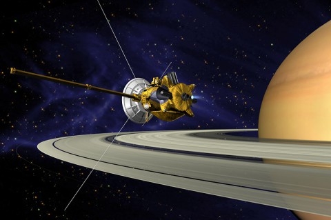Cassini bereit, seine Saturn-Tour zu beginnen
