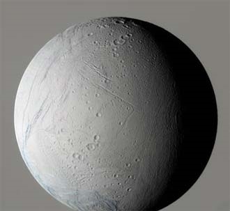 Enceladus üzerinde kapat