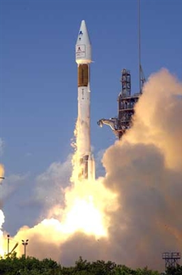 Atlas II zažene satelit AMC-11