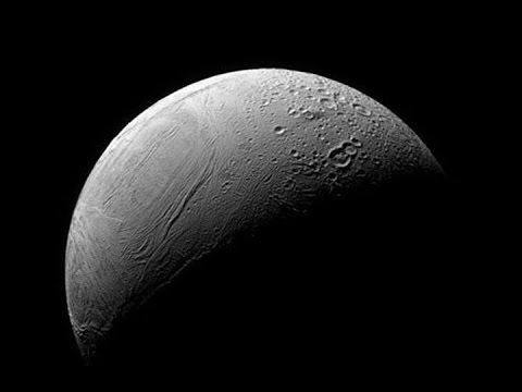 Cassini esimene Dione kärbes