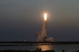 Delta IV -raketti käynnistyi Cape Canaveralista Yhdysvaltain armeijan satelliitin avulla