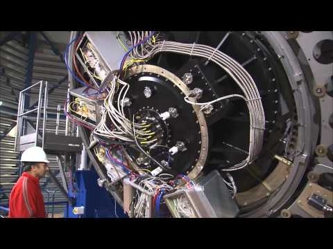 칠레에서 직장에서 큰 망원경의 놀라운 비디오 저속