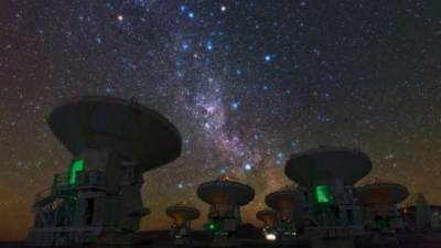 Удивительное видео Timelapse больших телескопов на работе в Чили