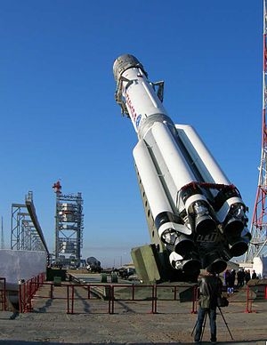 Proton lança satélite AMC-9