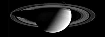 Cassini vindt een nieuwe ring rond Saturnus
