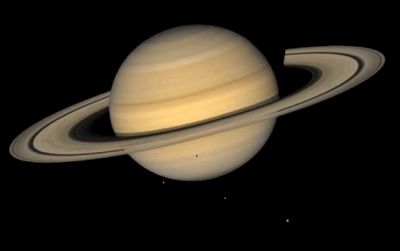Cassini bezpiecznie przybywa do Saturna