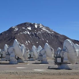 Pradedama „Alma“ radijo teleskopo konstrukcija