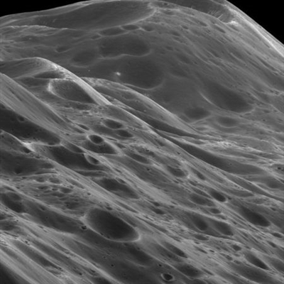 Közelkép Iapetus képei
