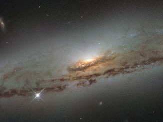 Habls redz pirmās spožās galaktikas