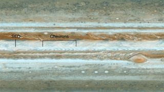 Izlaists jauns Jupitera Cassini attēls