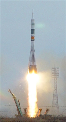 Expedition 11 räjähtää asemalle