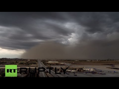 Apokaliptyczny film poklatkowy przedstawiający masywną burzę pyłową Phoenix