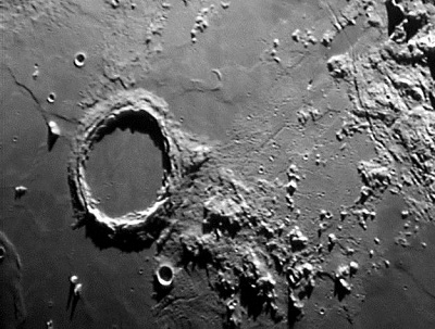Huygens Krateri'nin kenarı