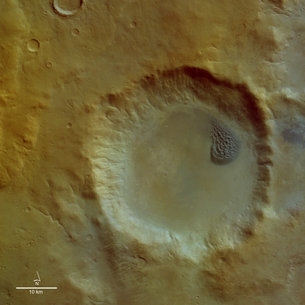 Crater marțian cu dune